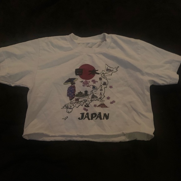 Brandy Melville Tops Nwot Brandy Melville Japan Graphic Tee Poshmark